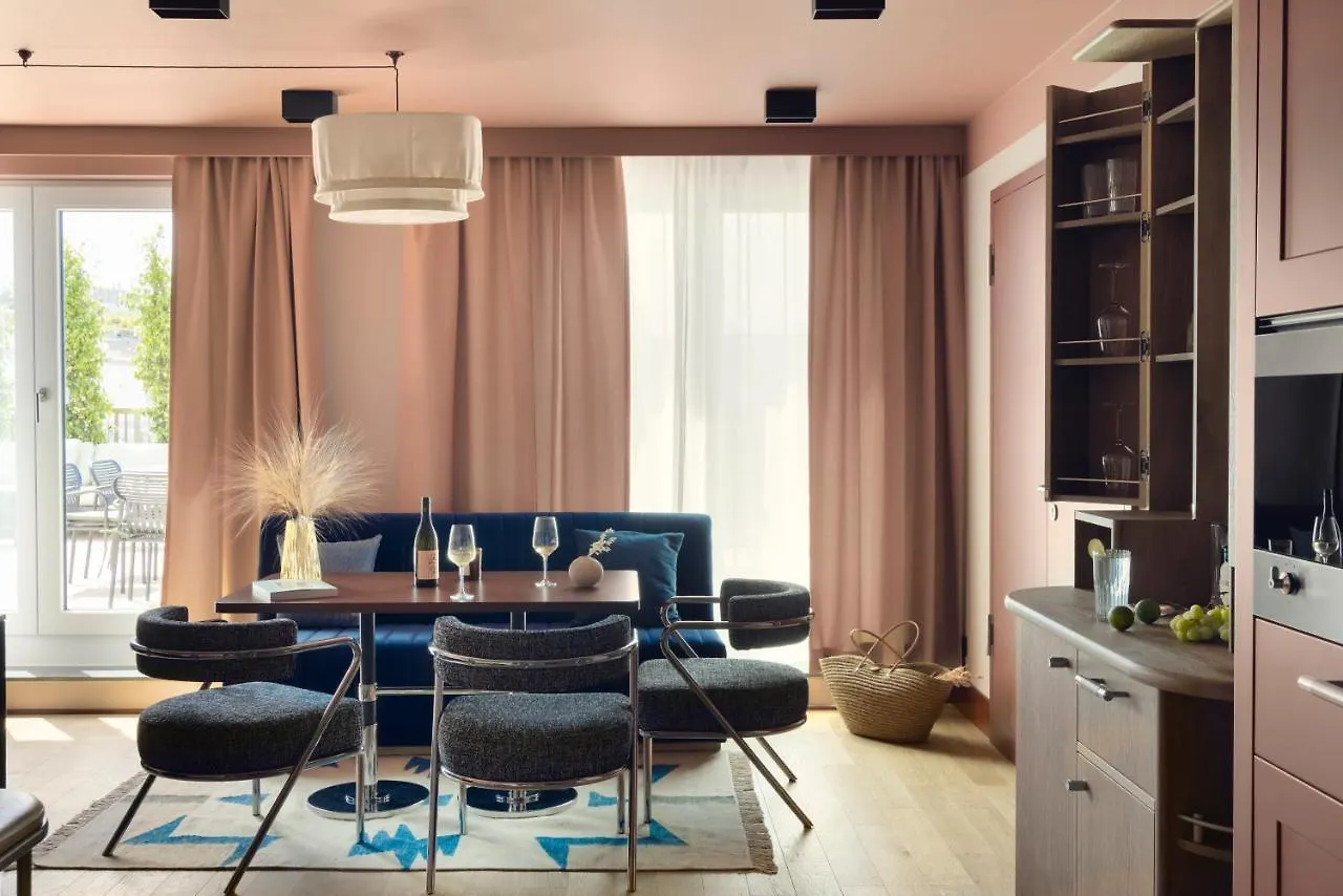 Schwan Locke Hotel Munich 4*,