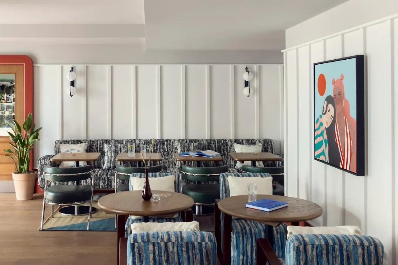 Schwan Locke Hotel Munich