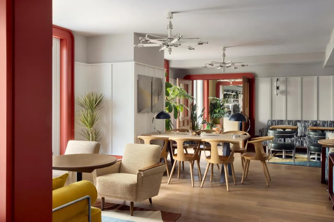 Schwan Locke Hotel Munich